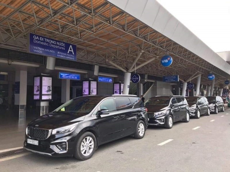 Thuê Xe 7 Chỗ Đón Khách Đoàn Nhỏ Sân Bay Tân Sơn Nhất giúp bạn Tiết kiệm chi phí hơn so với taxi